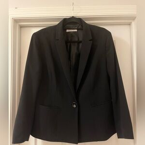 Women’s Kaspar 18 Black Single-Button Blazer